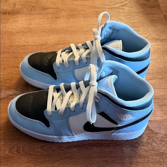 Jordan Mid 1 Ice - Picture 3 of 7